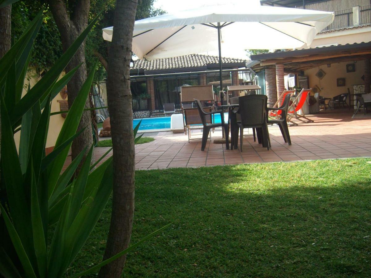 Villa Singola -Sole-Luna-Casavilladusoleil 阿奇雷亚莱 外观 照片