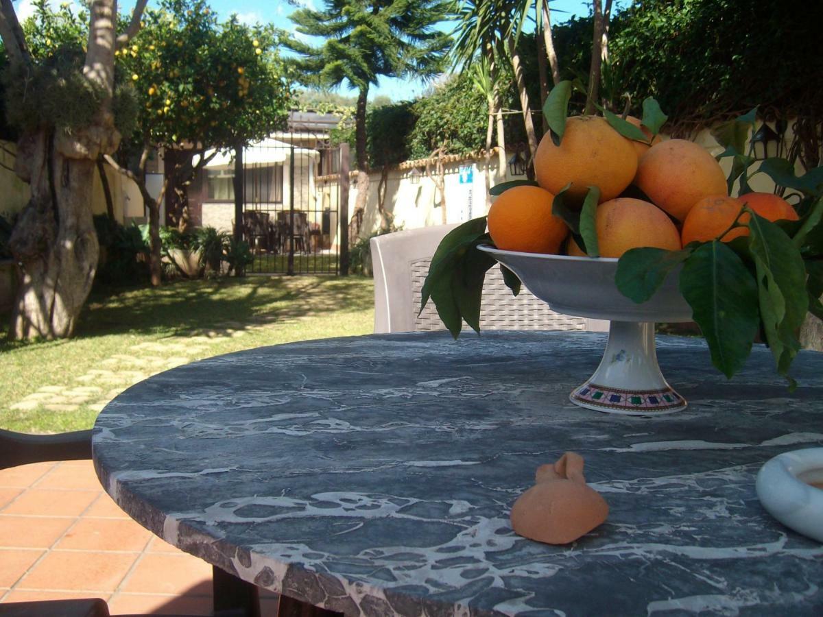 Villa Singola -Sole-Luna-Casavilladusoleil 阿奇雷亚莱 外观 照片