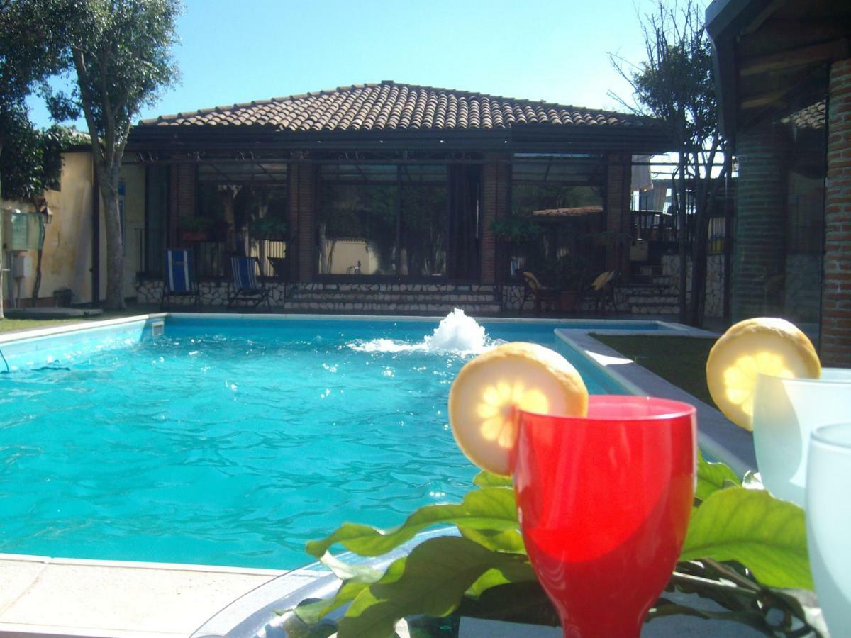 Villa Singola -Sole-Luna-Casavilladusoleil 阿奇雷亚莱 外观 照片